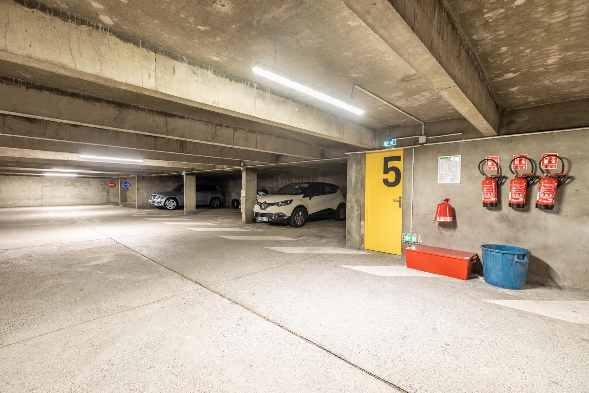 *Cocoon Area* Confort & Parking Клермон-Ферран Экстерьер фото
